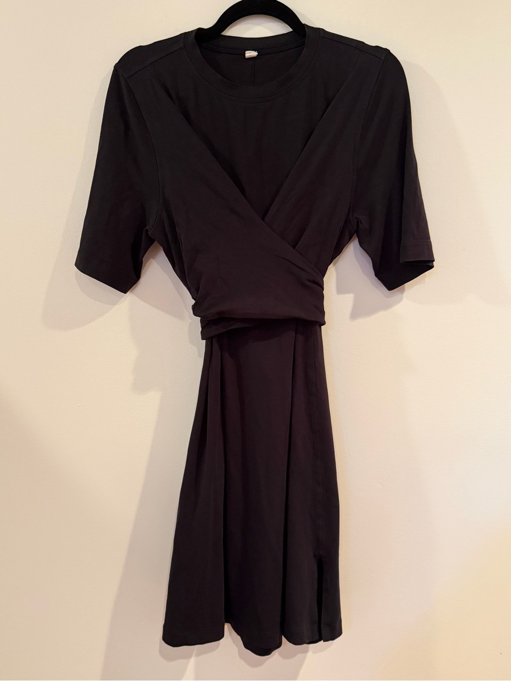 Lululemon Softstream wrap front tie waist dress black size 12 - Picture 2 of 3